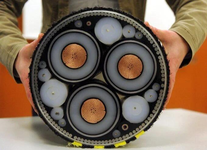 Submarine subsea power cable